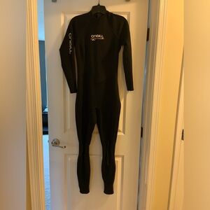 Woman’s O’Neill full wetsuit